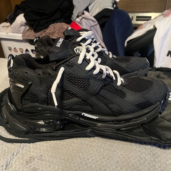 Balenciaga Black Sneakers with White Laces - Picture 2 of 5